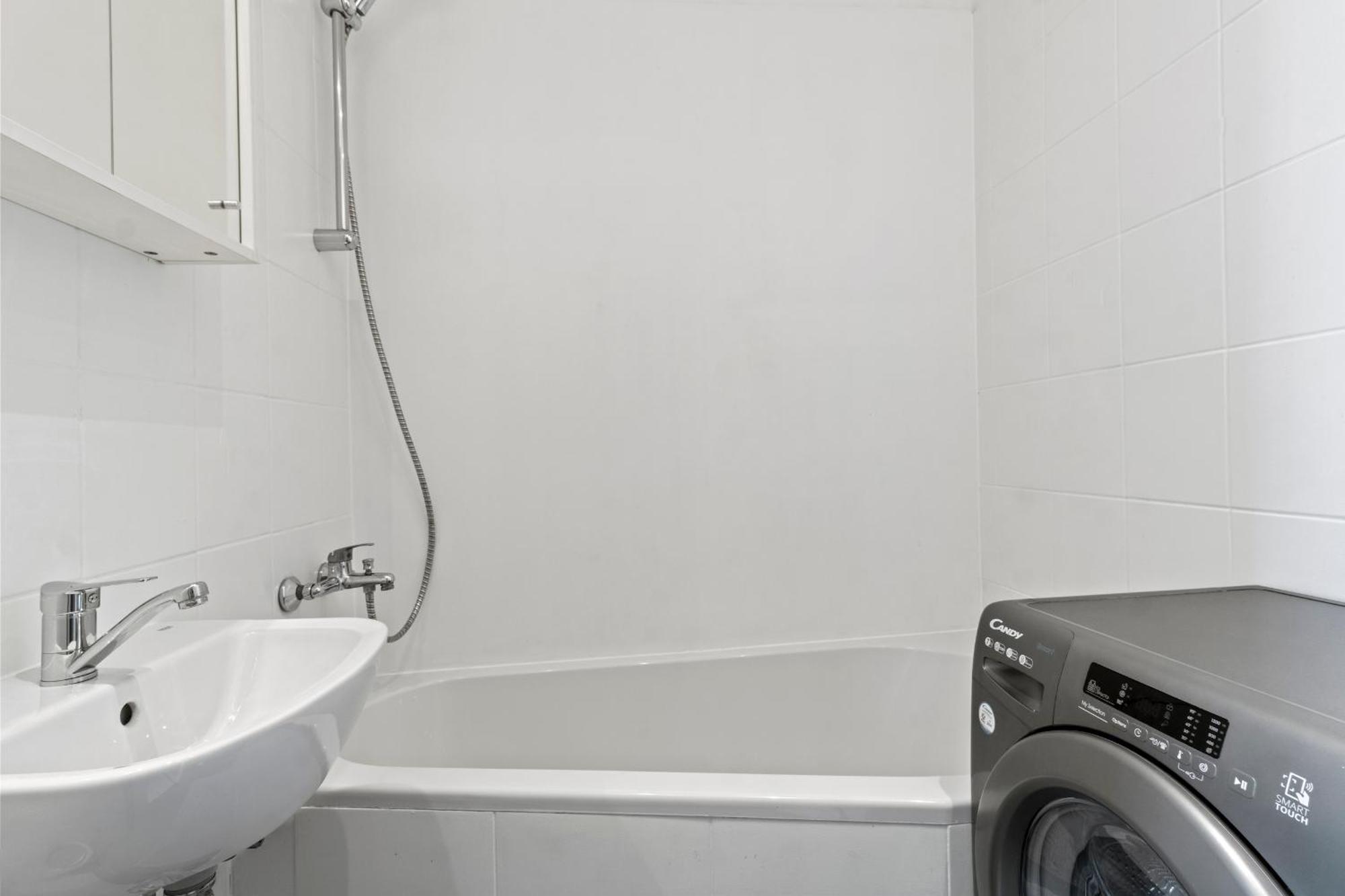Balcony Apartment, 4 Min To U3 Zipperer Strasse * Viena