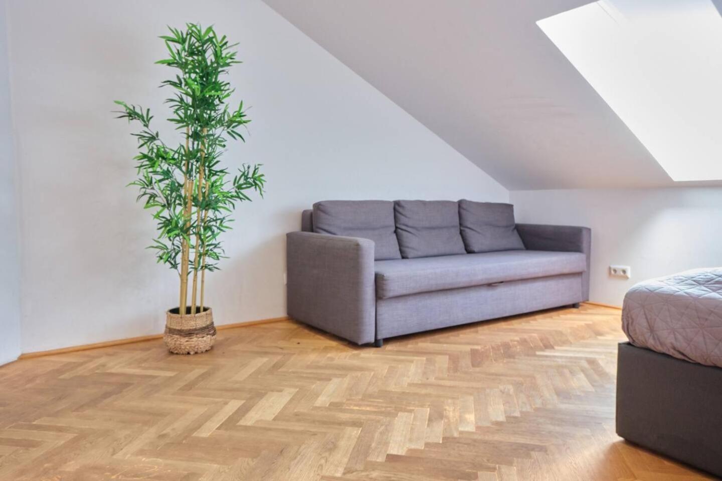 I 5 Minutes To Metro Apartment Vienna