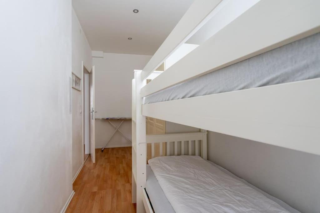 Apartment Spacious Belvedere Vienna