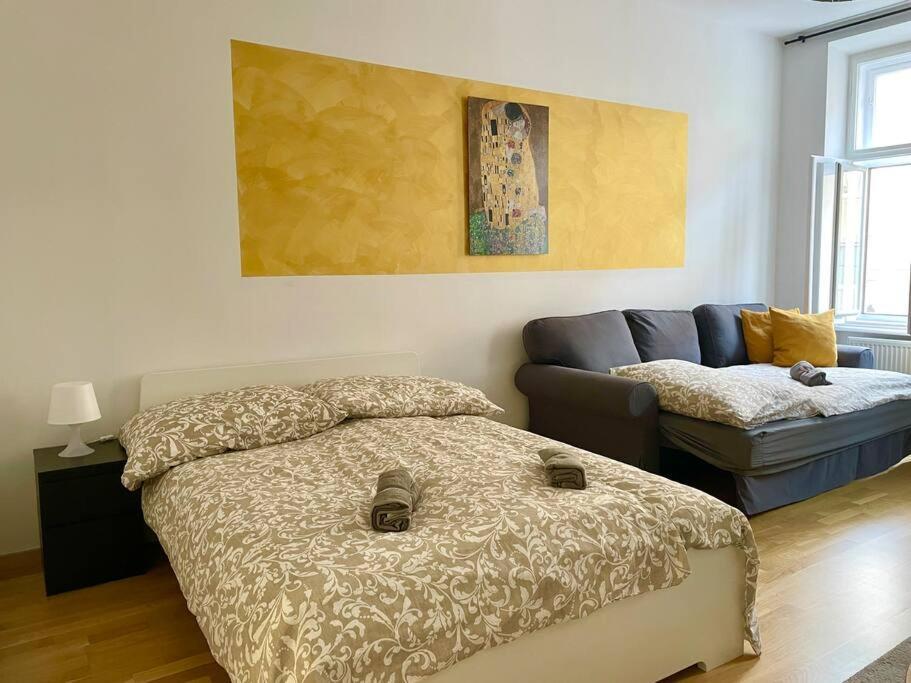 Apartment 100 M2 With Free Parking - 15 Min To Center *