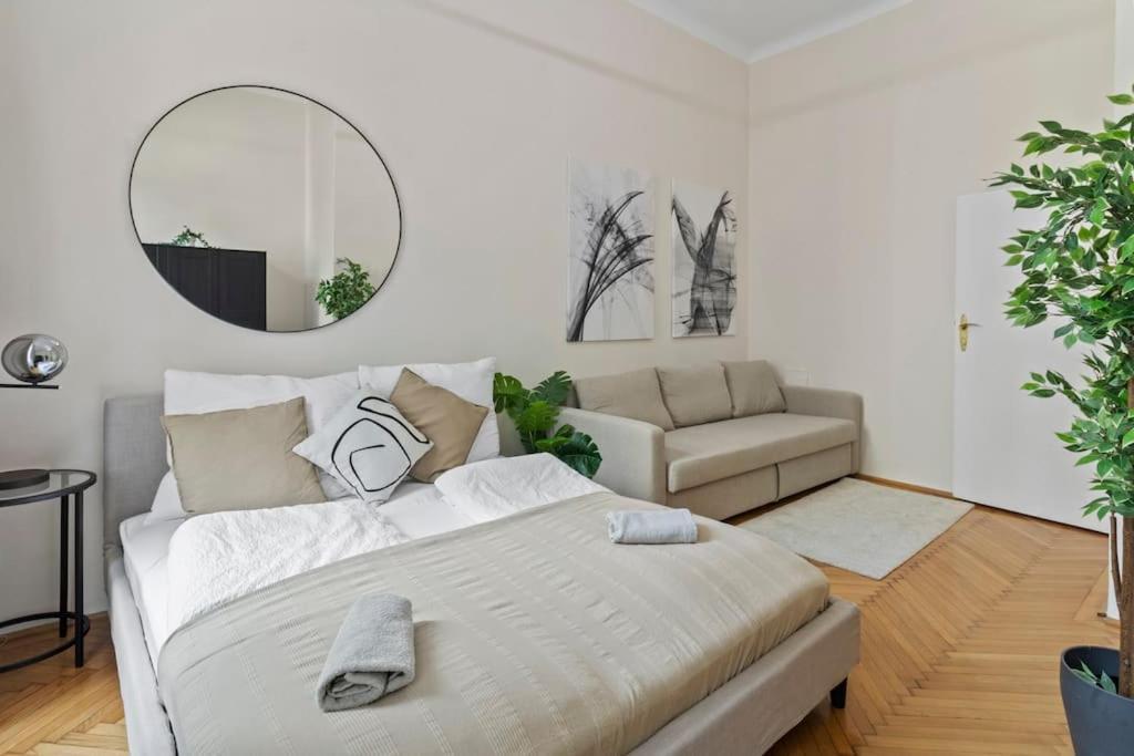 Apartment At Belvedere, Location Close To U1 *