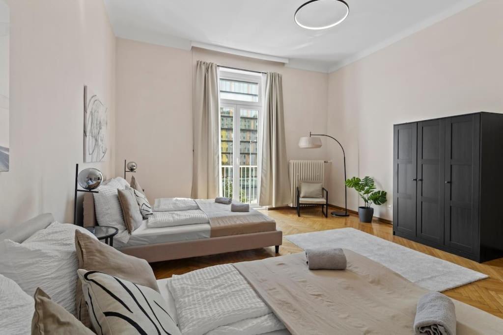 Apartment At Belvedere, Location Close To U1 Vienna