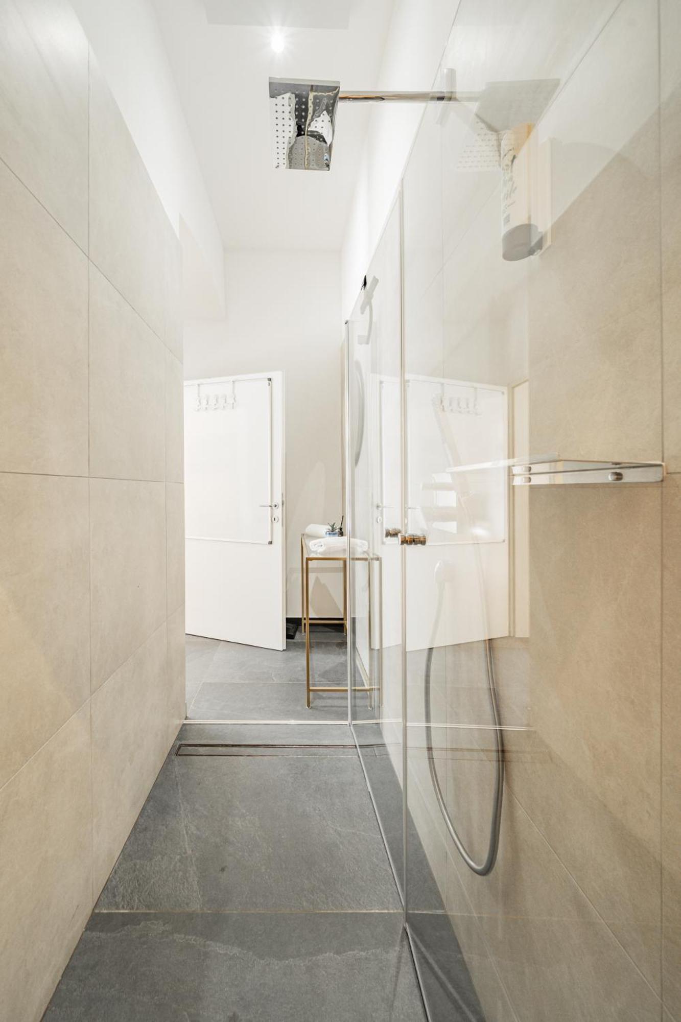 Classy Premium Studio With Free Parking Apartment