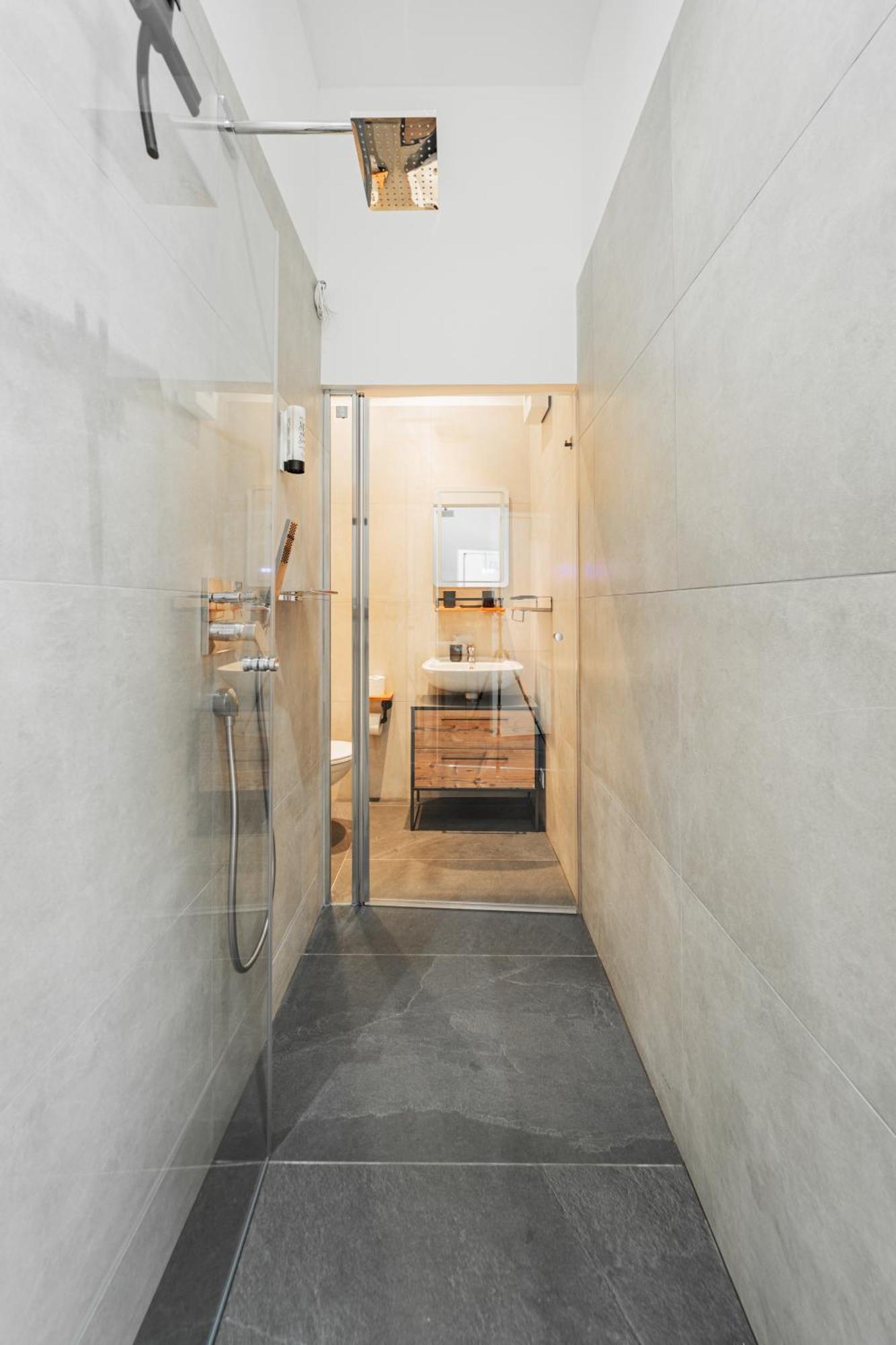 Classy Premium Studio With Free Parking *