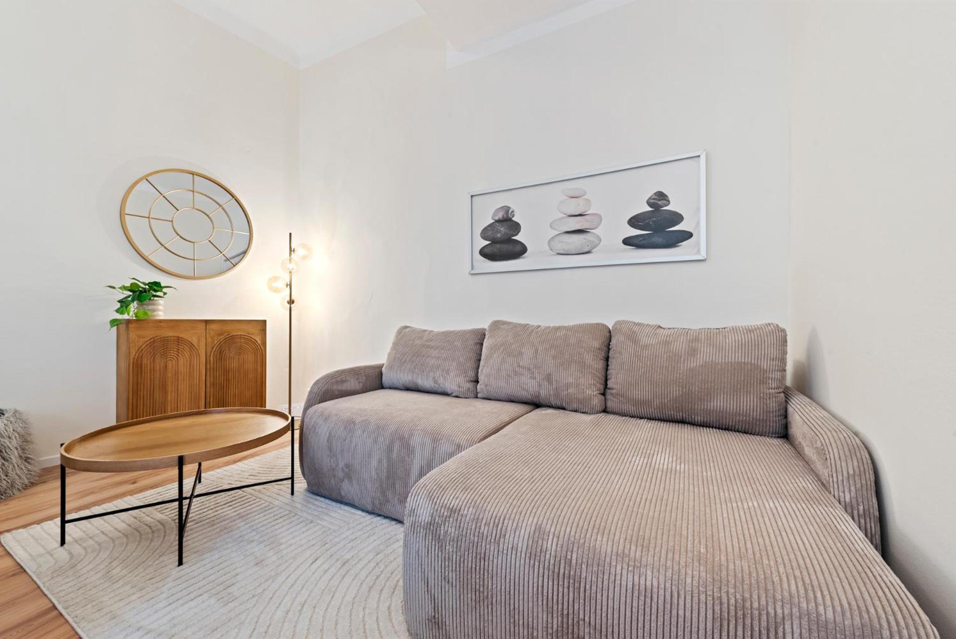 Apartment Cozy - 15 Min To City-centre - Contactless 24h Check-in