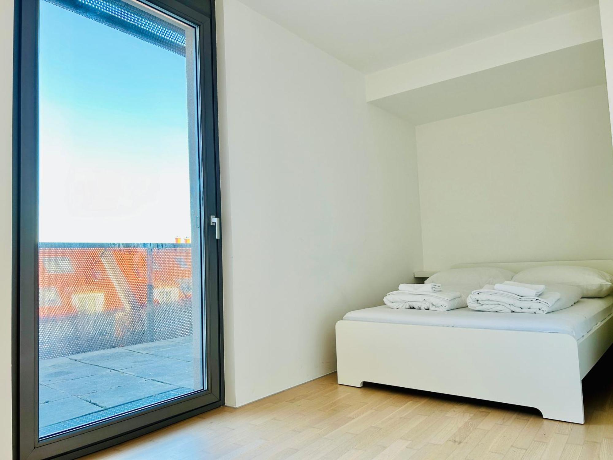 Premium 4 Bedroom Penthouse - Free Parking * Vienna