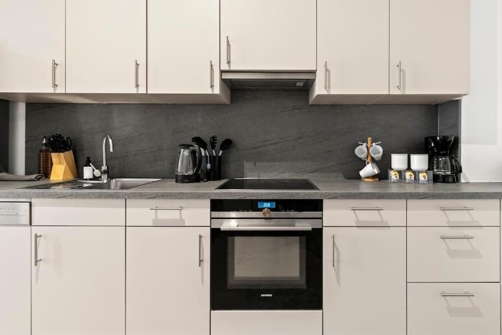 Very Spacious 4br Close To Matzleinsdorferplatz * Vienna