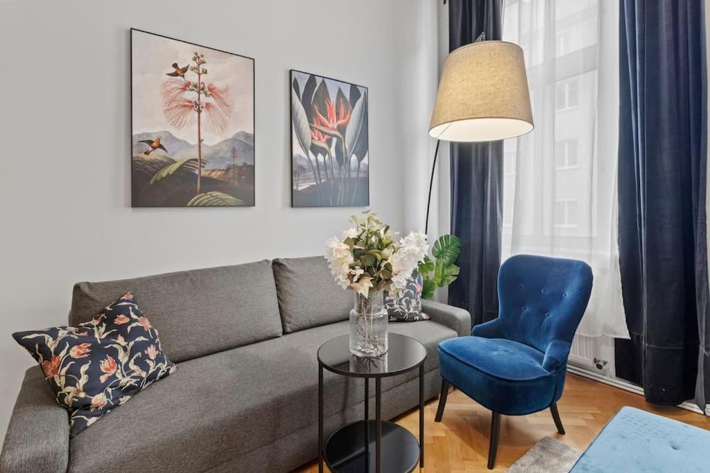 Very Spacious 4br Close To Matzleinsdorferplatz Apartment Vienna