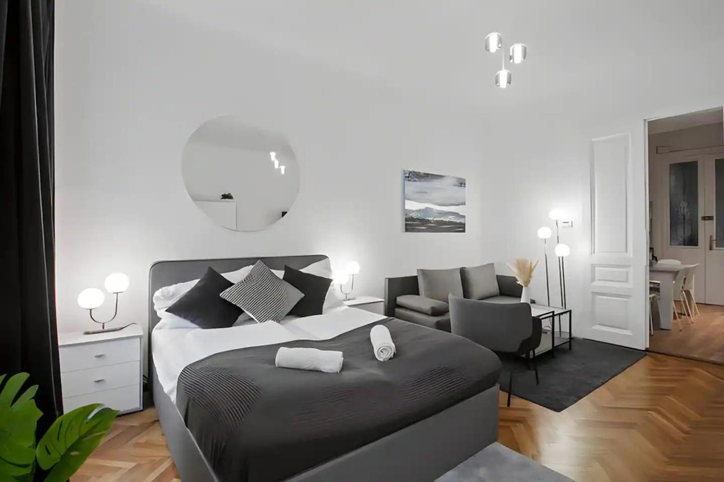 Apartment, Central, 2 Min To U1 Keplerplatz Apartamento *