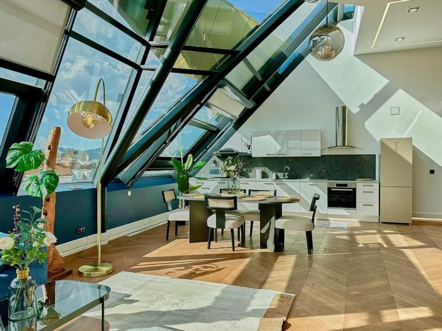 Next To Augarten I Penthouse I Rooftop Terrace I Vienna