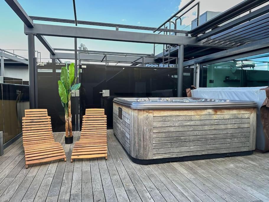 Next To Augarten Penthouse Rooftop Terrace Apartment Vienna