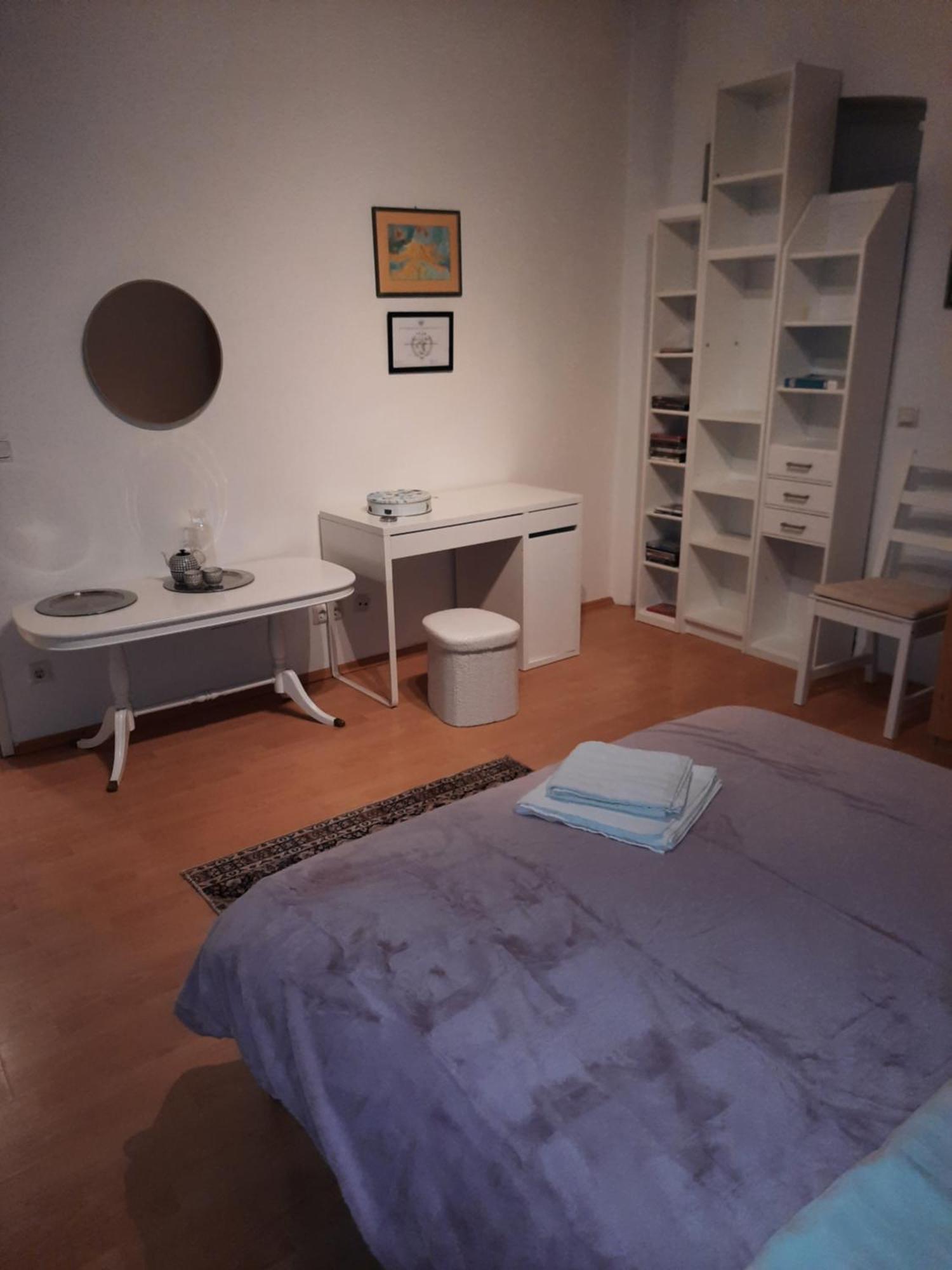 Romantic-1 Bedroom Apartment Vienna
