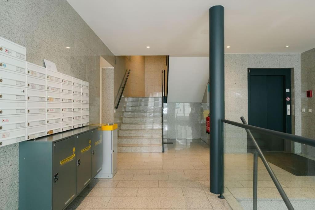 Apartment Hip Perfect For 4 Or 6, Great District, Metro Vienna