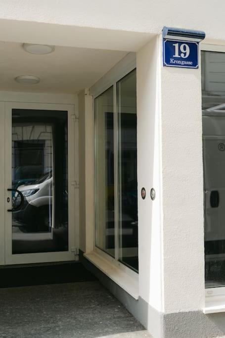 Hip Perfect For 4 Or 6, Great District, Metro Apartment Vienna