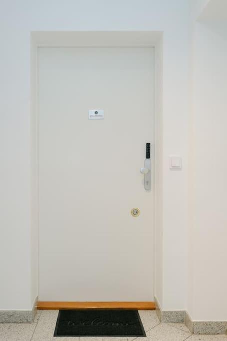 Apartment Hip Perfect For 4 Or 6, Great District, Metro Vienna