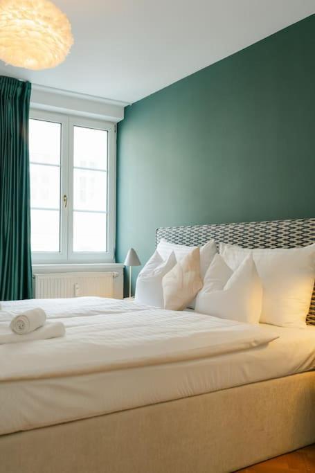 Apartment Hip Perfect For 4 Or 6, Great District, Metro Vienna