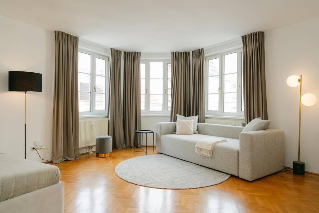 Hip Perfect For 4 Or 6, Great District, Metro Vienna