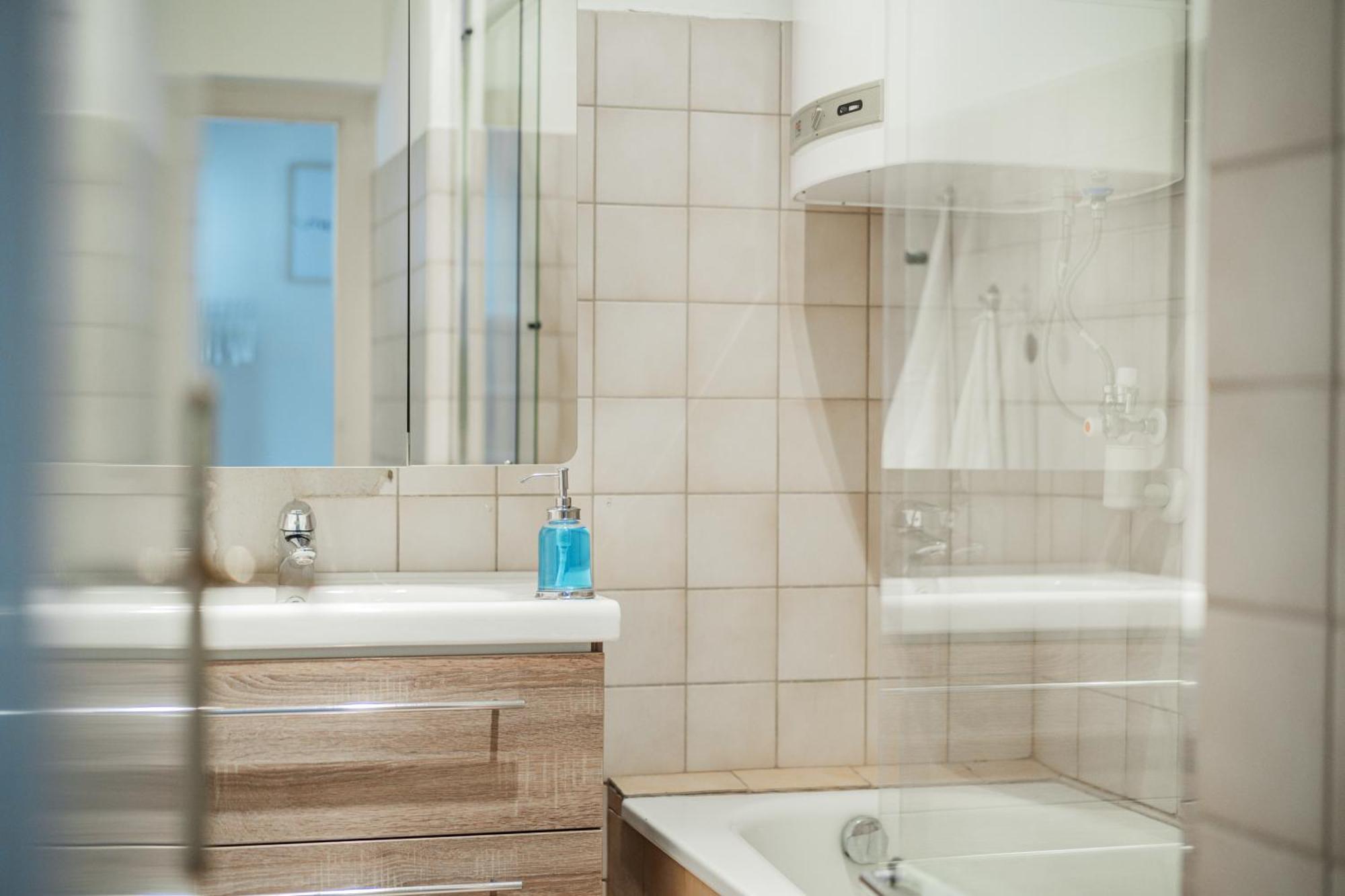 Gemuetliche 2-zimmer Im Herzen Wiens Apartment *