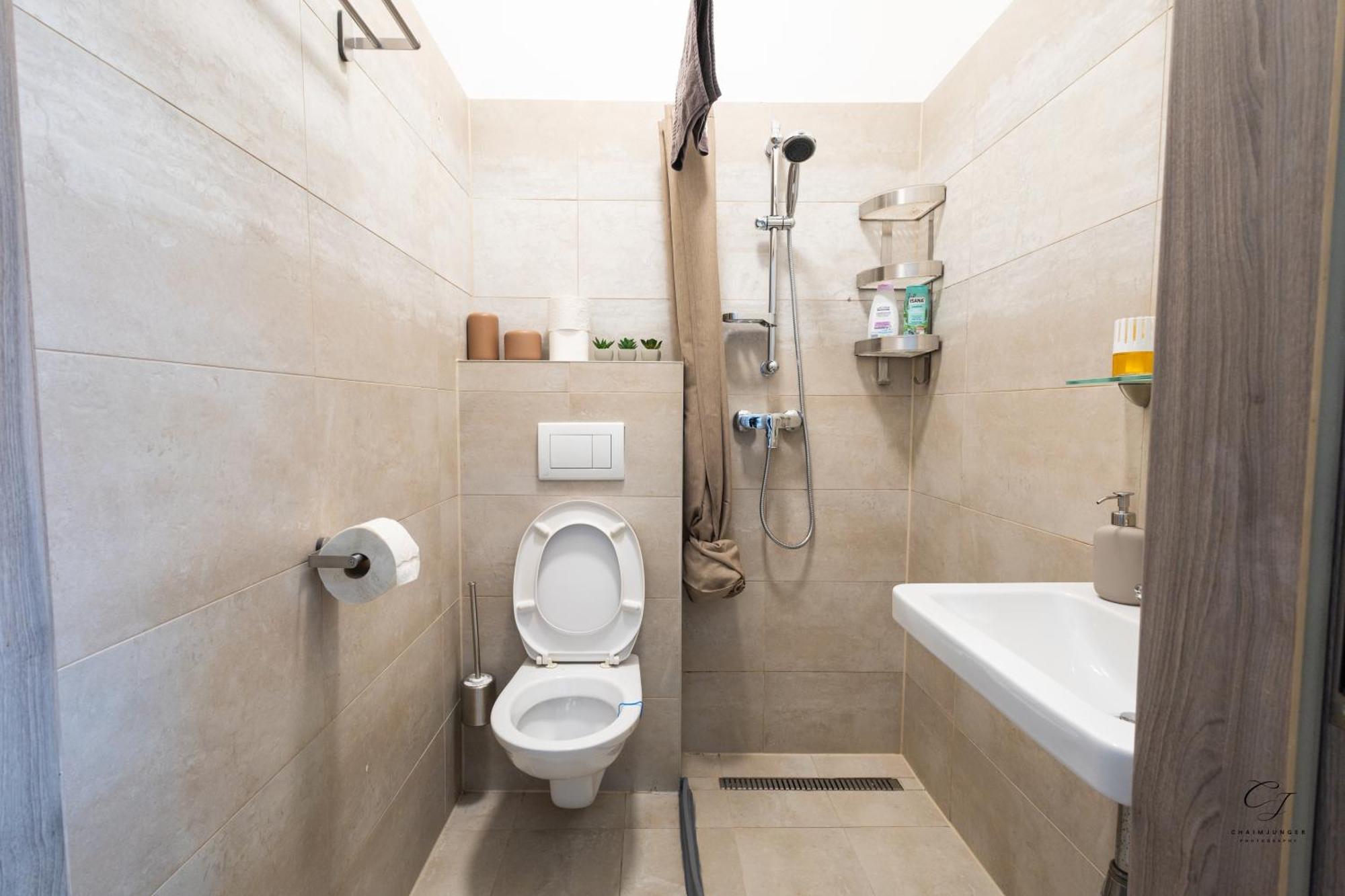 Apartment Market Retreat Near Hbh