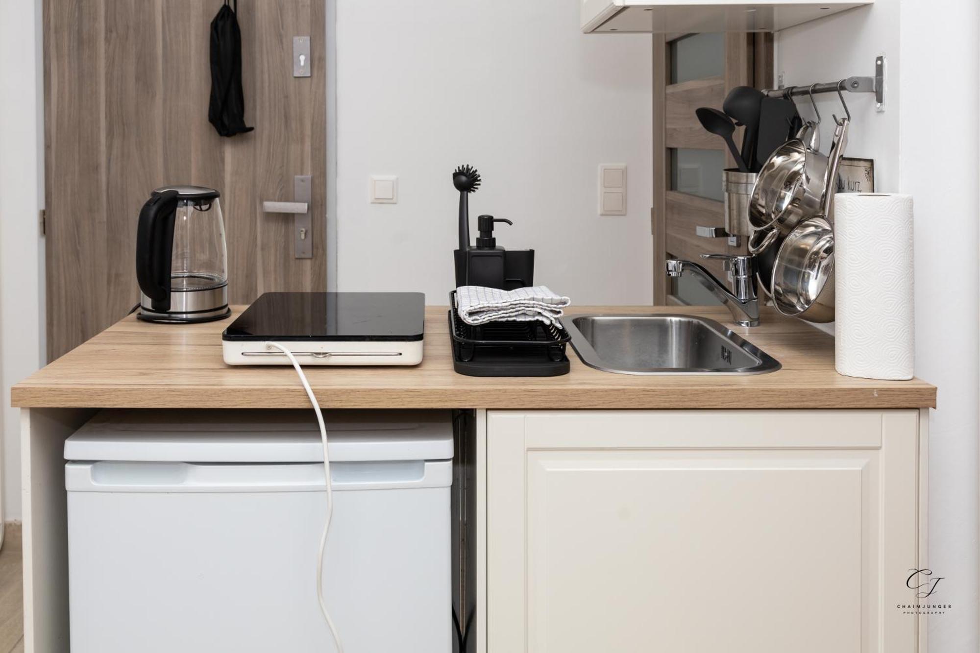 Apartment Market Retreat Near Hbh *