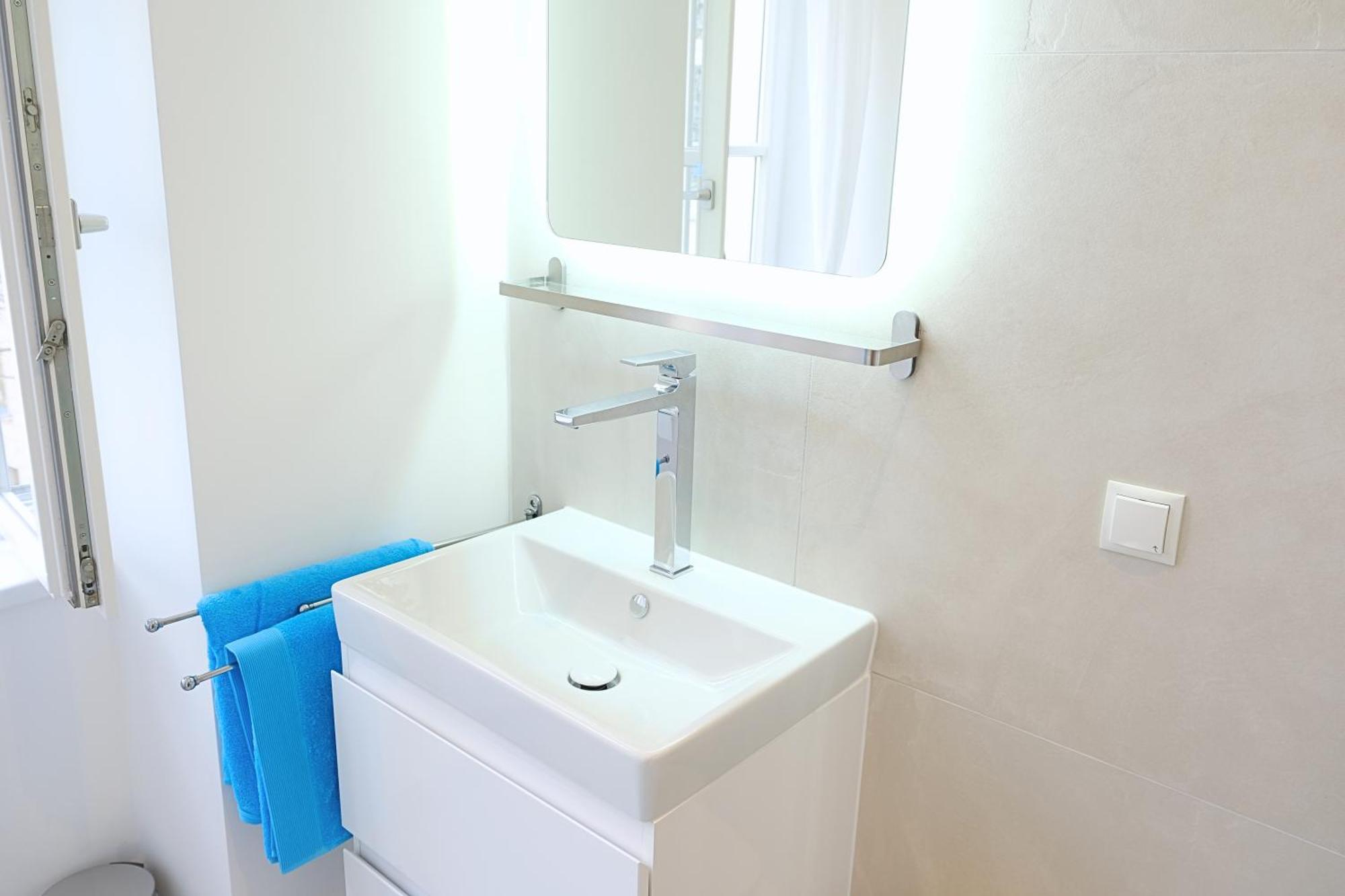 Design One Bedroom In Apartment