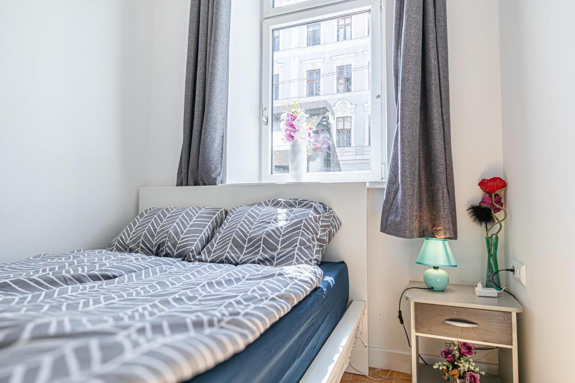 In A Shared Apartment, 6min To Lugner City Vienna
