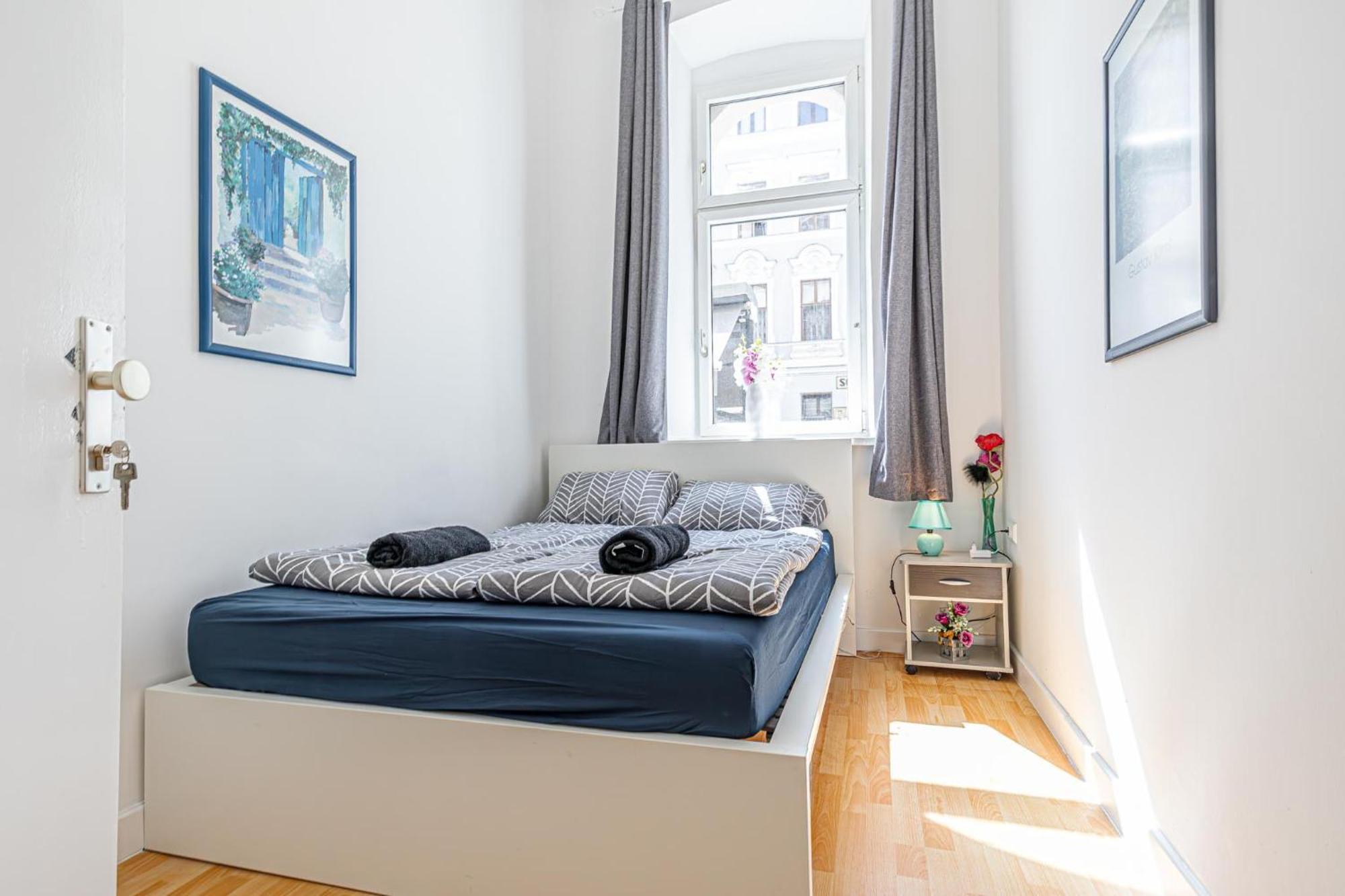 In A Shared Apartment, 6min To Lugner City Apartamento *