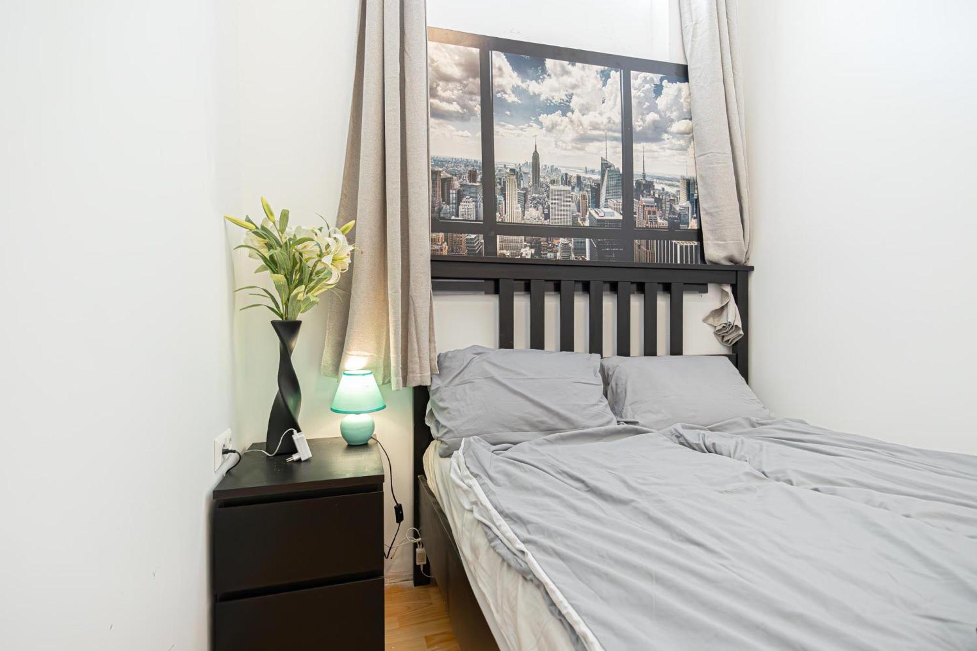 In A Shared Apartment, 6min To Lugner City