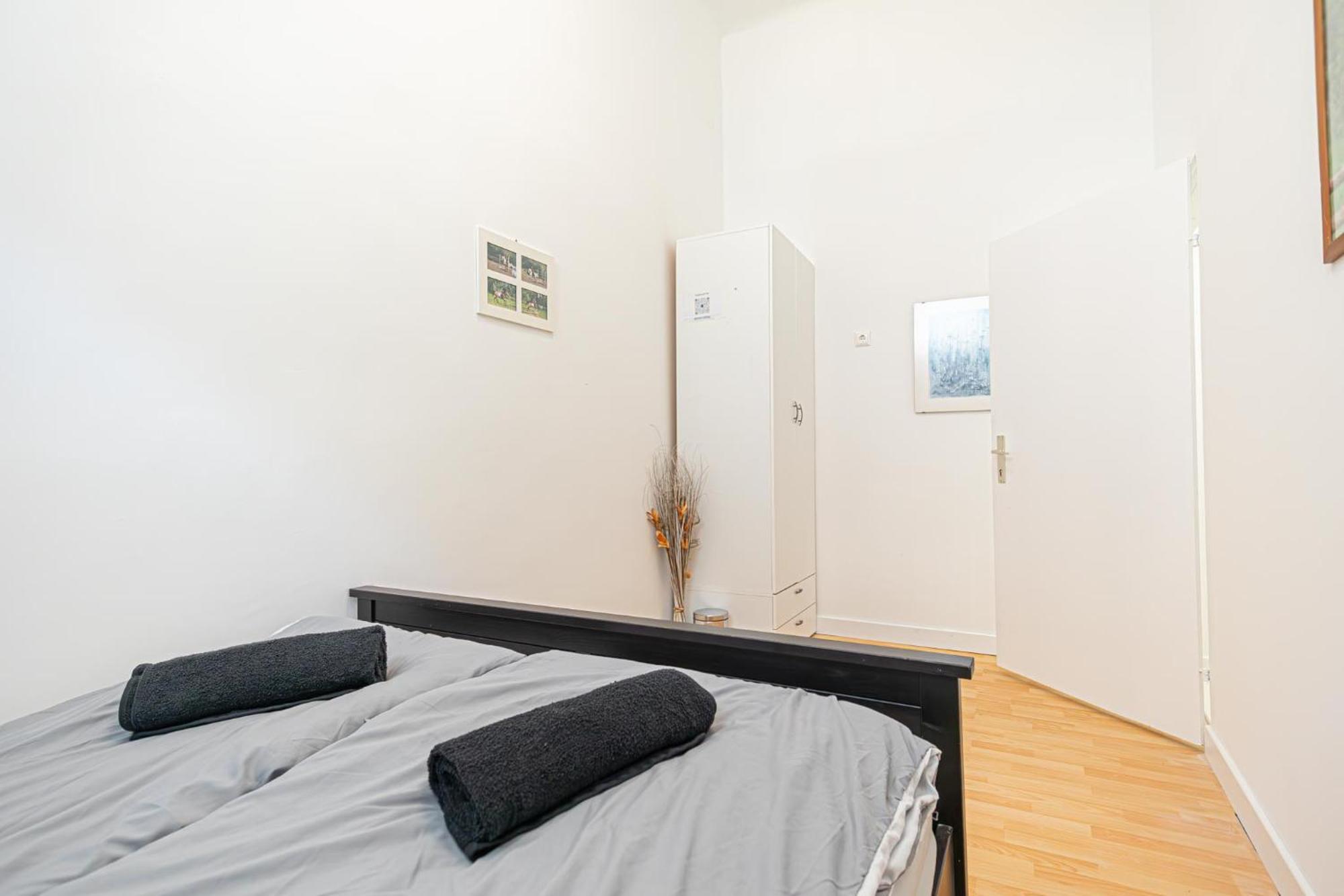 In A Shared Apartment, 6min To Lugner City * Viena