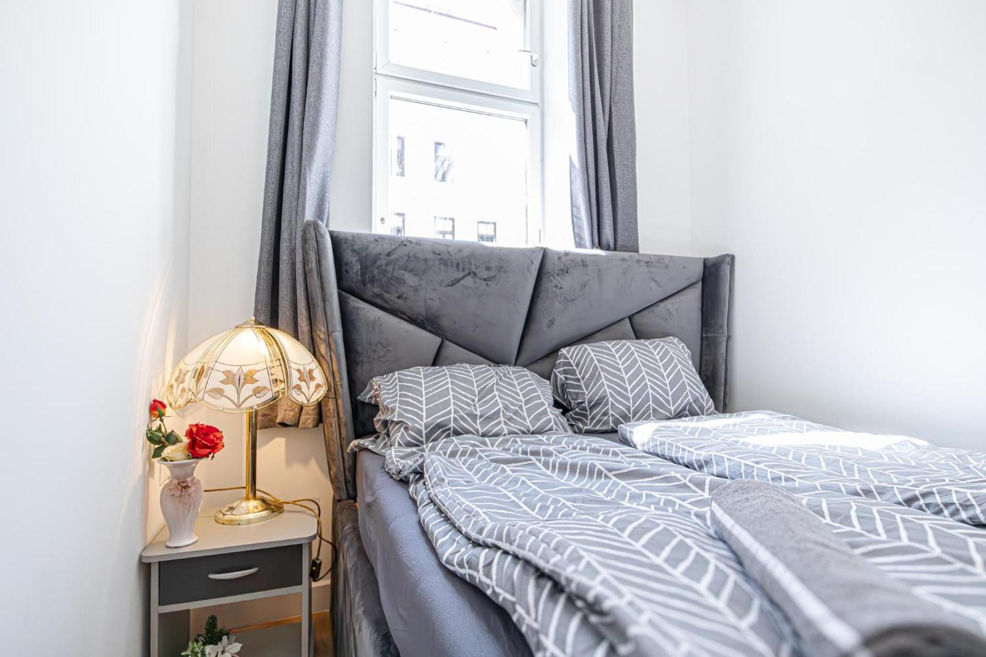 In A Shared Apartment, 6min To Lugner City Apartamento *