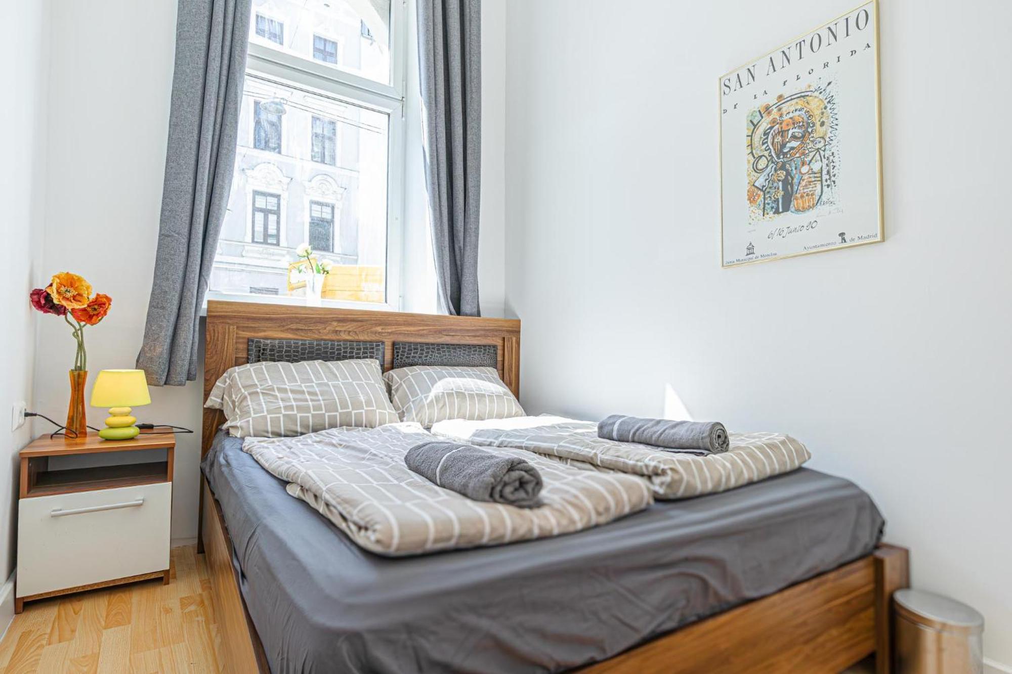 In A Shared Apartment, 6min To Lugner City