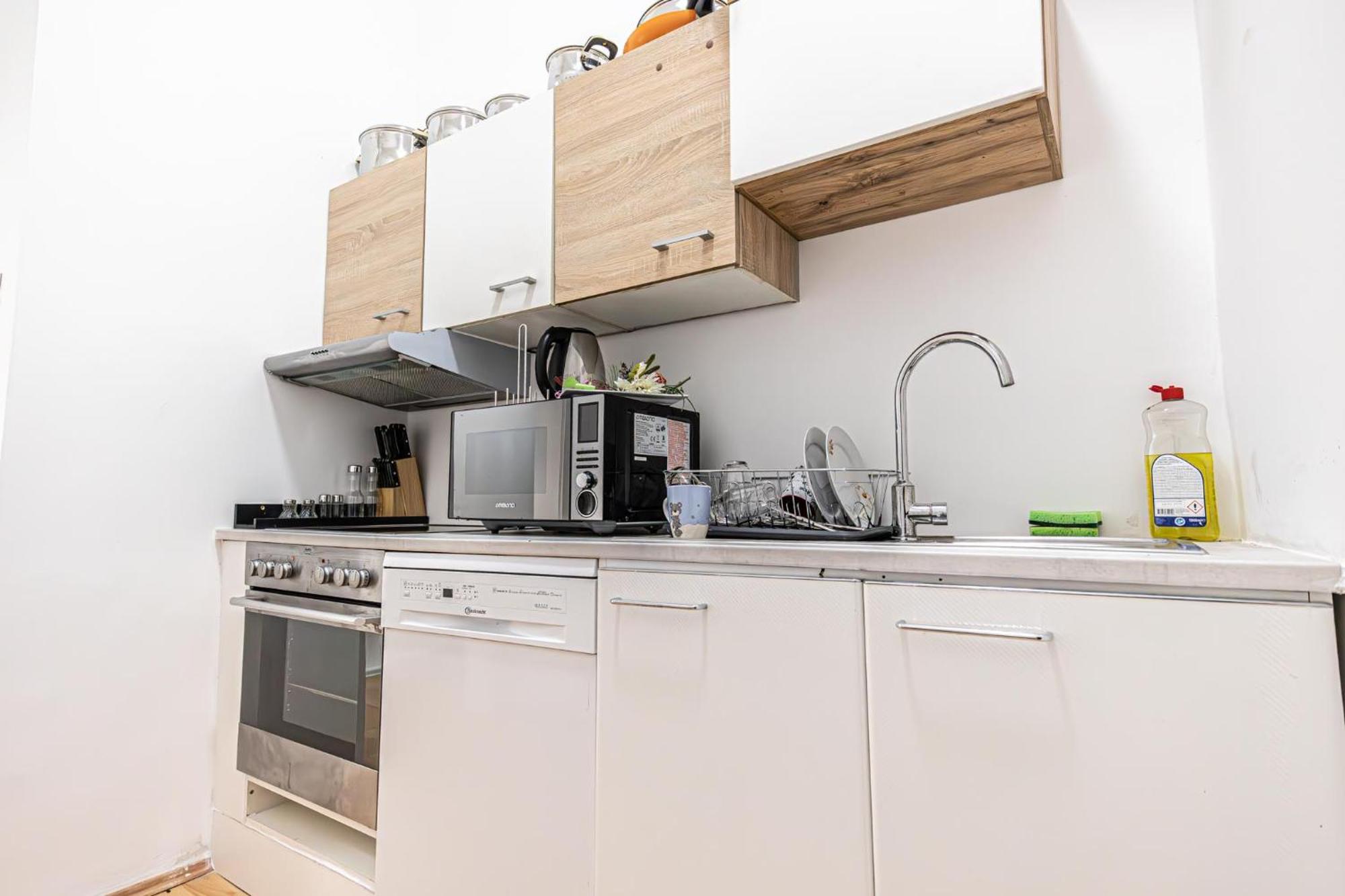 In A Shared Apartment, 6min To Lugner City Apartment