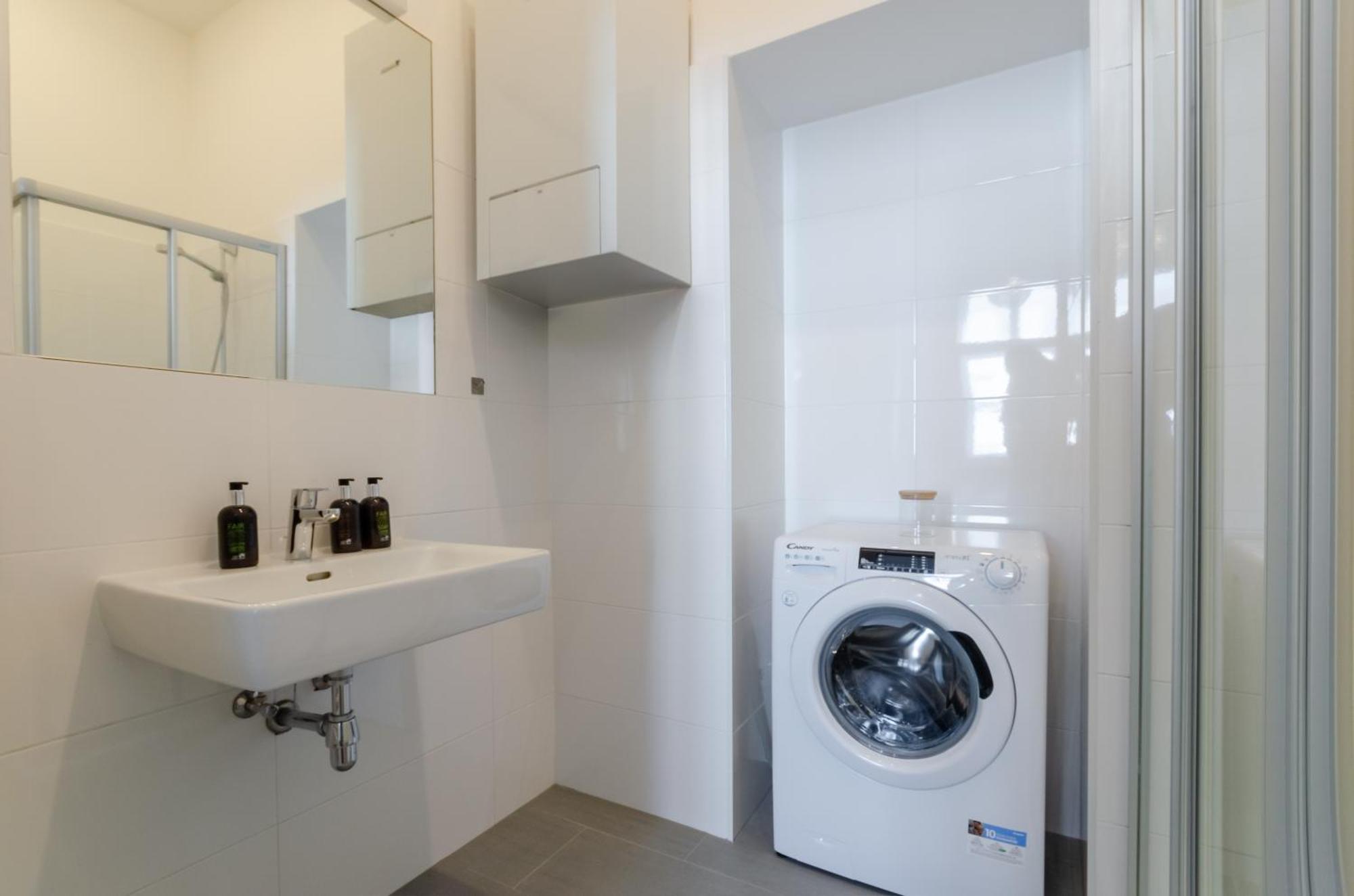 Charming Historical Near Centre Apartment Vienna