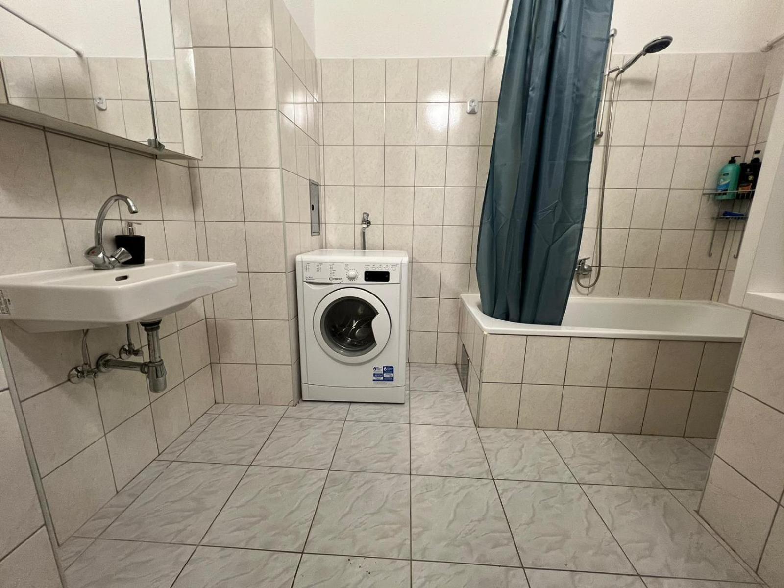 Apartment Affordable 3br Shared Apt Near Meidling Station