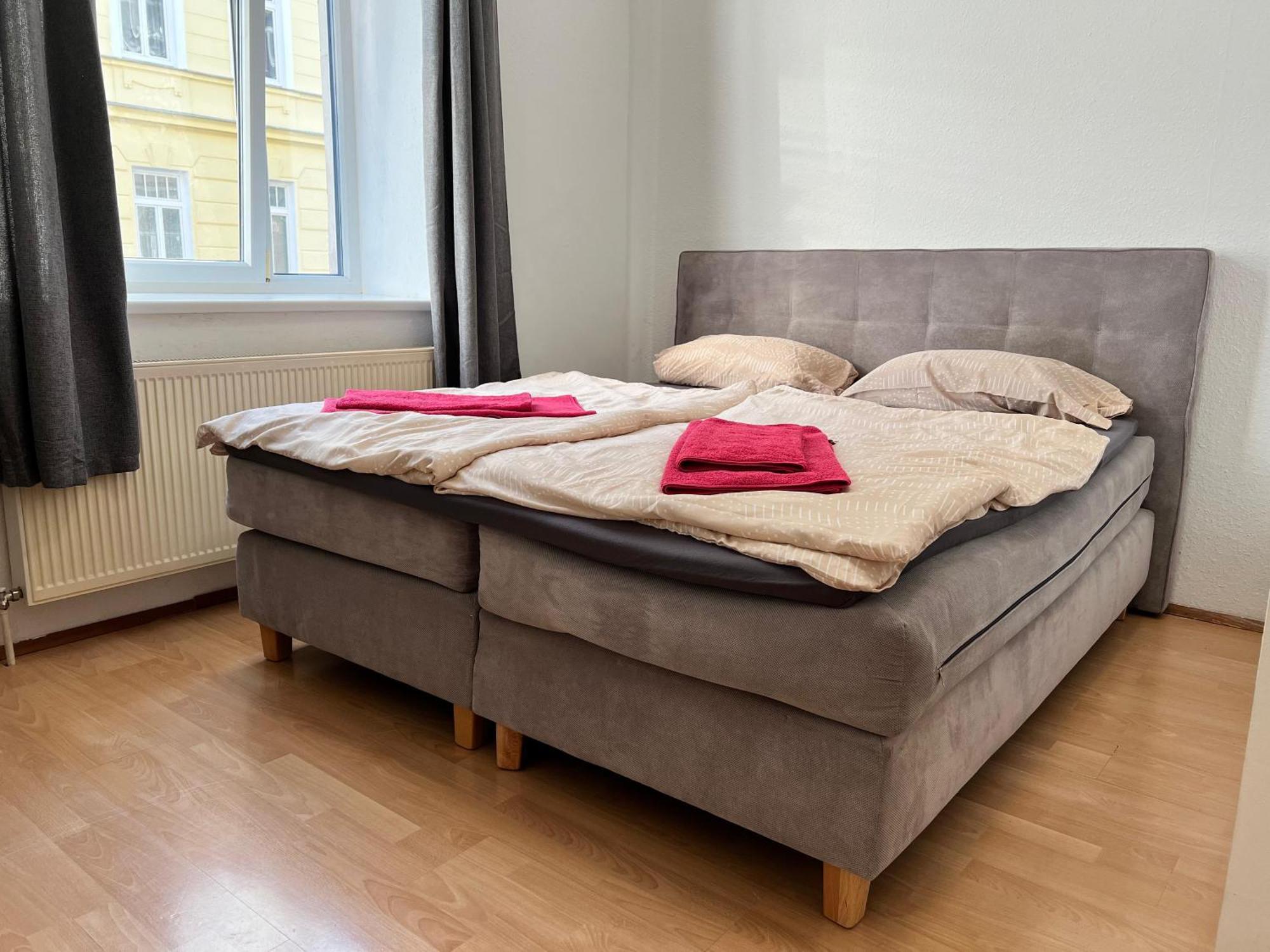 Affordable 3br Shared Apt Near Meidling Station Apartment