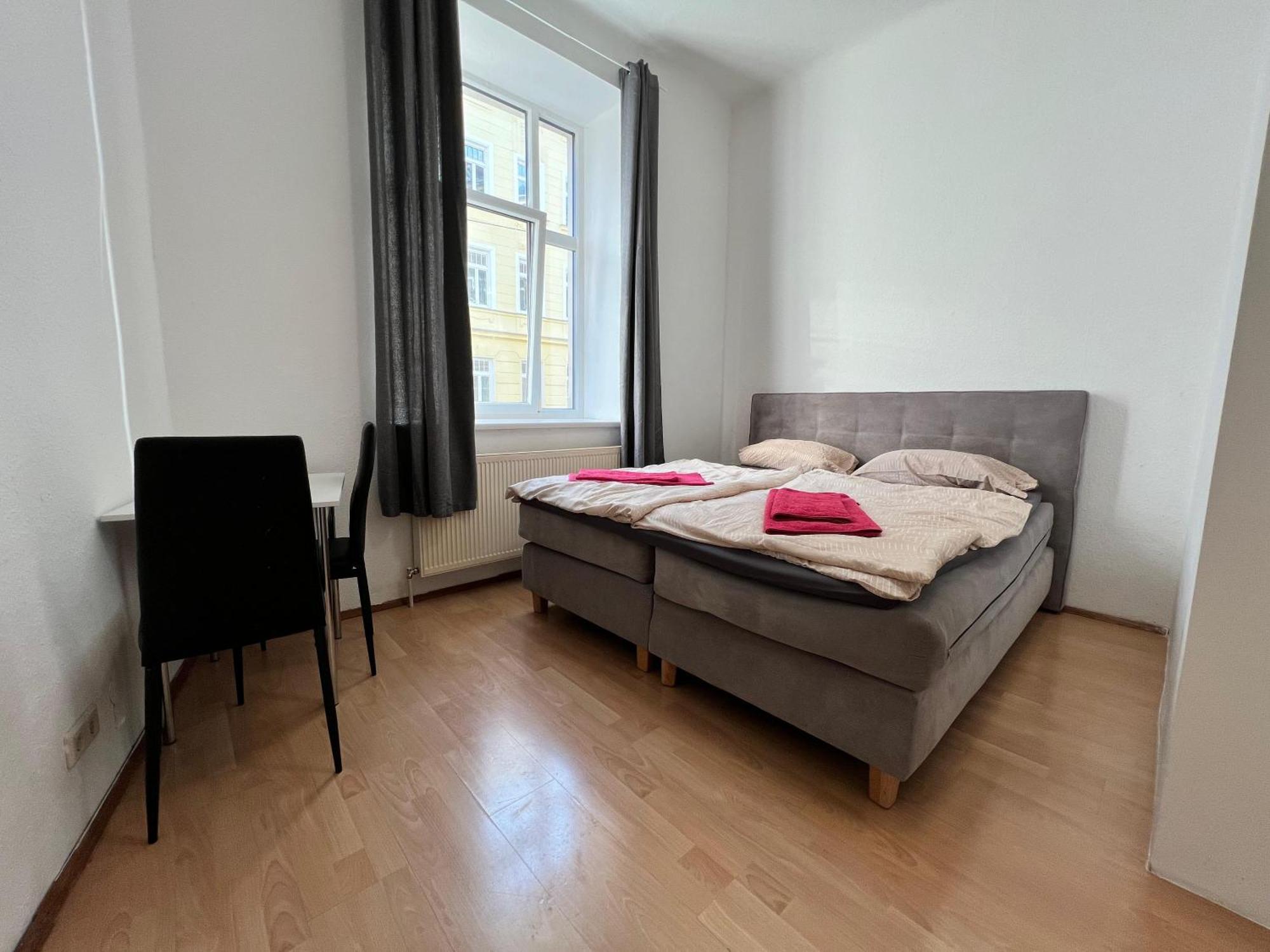 Apartment Affordable 3br Shared Apt Near Meidling Station