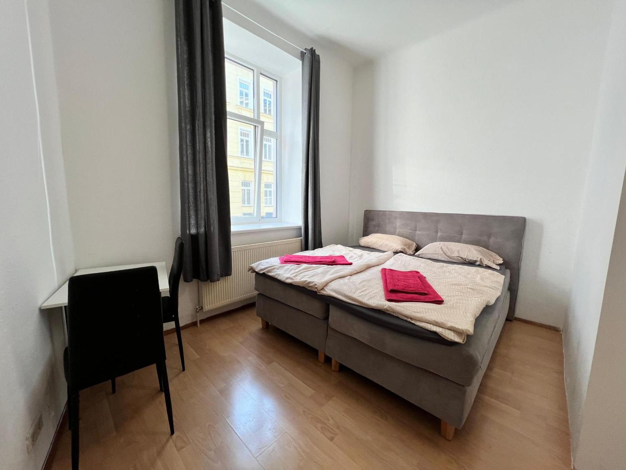Affordable 3br Shared Apt Near Meidling Station Apartment