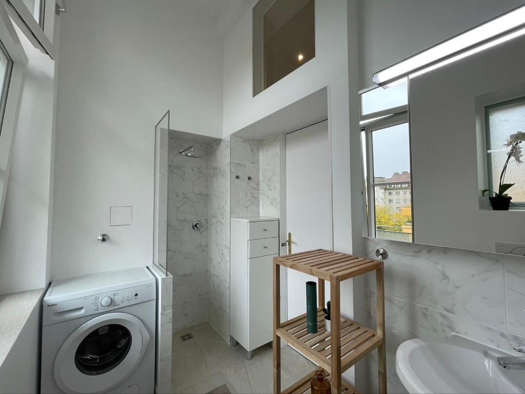 4 Red Star 8 Apartment
