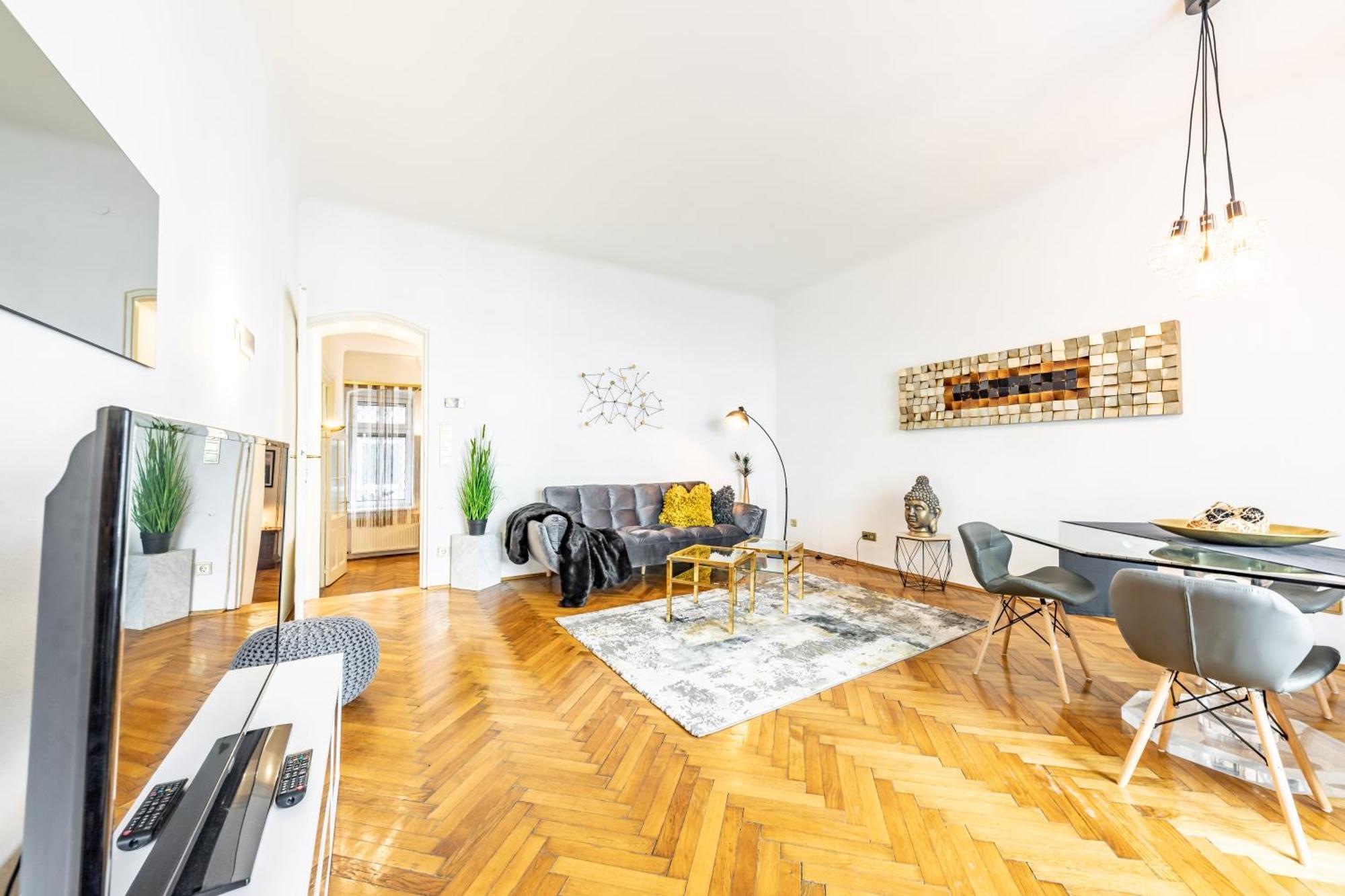 The Hub By Jr Apartment