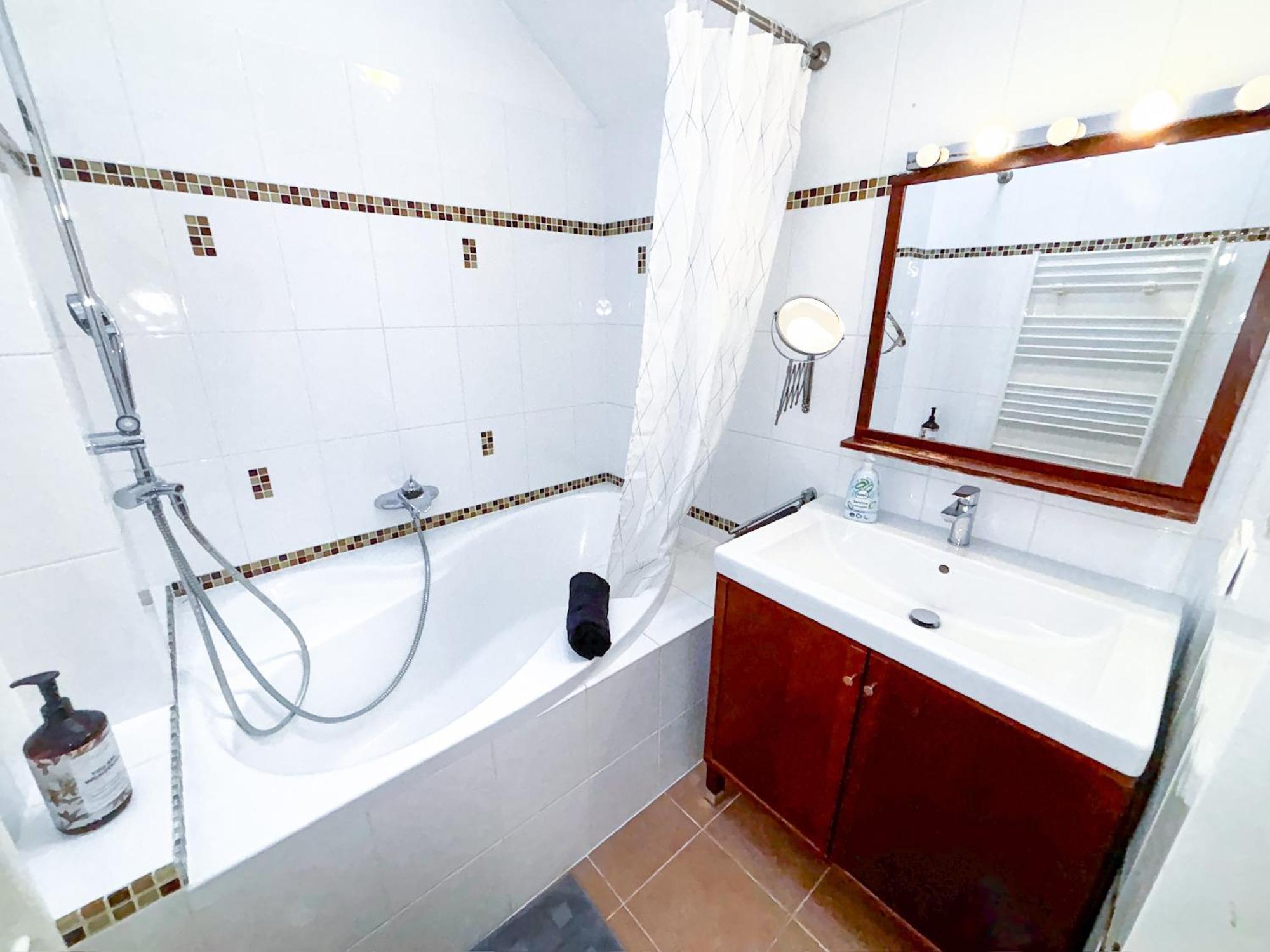Apartment Sonniges Mit Terrasse, 15min Ins Zentrum