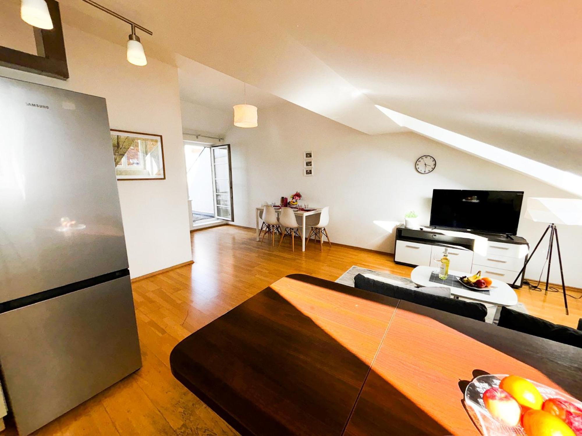 Apartment Sonniges Mit Terrasse, 15min Ins Zentrum Vienna