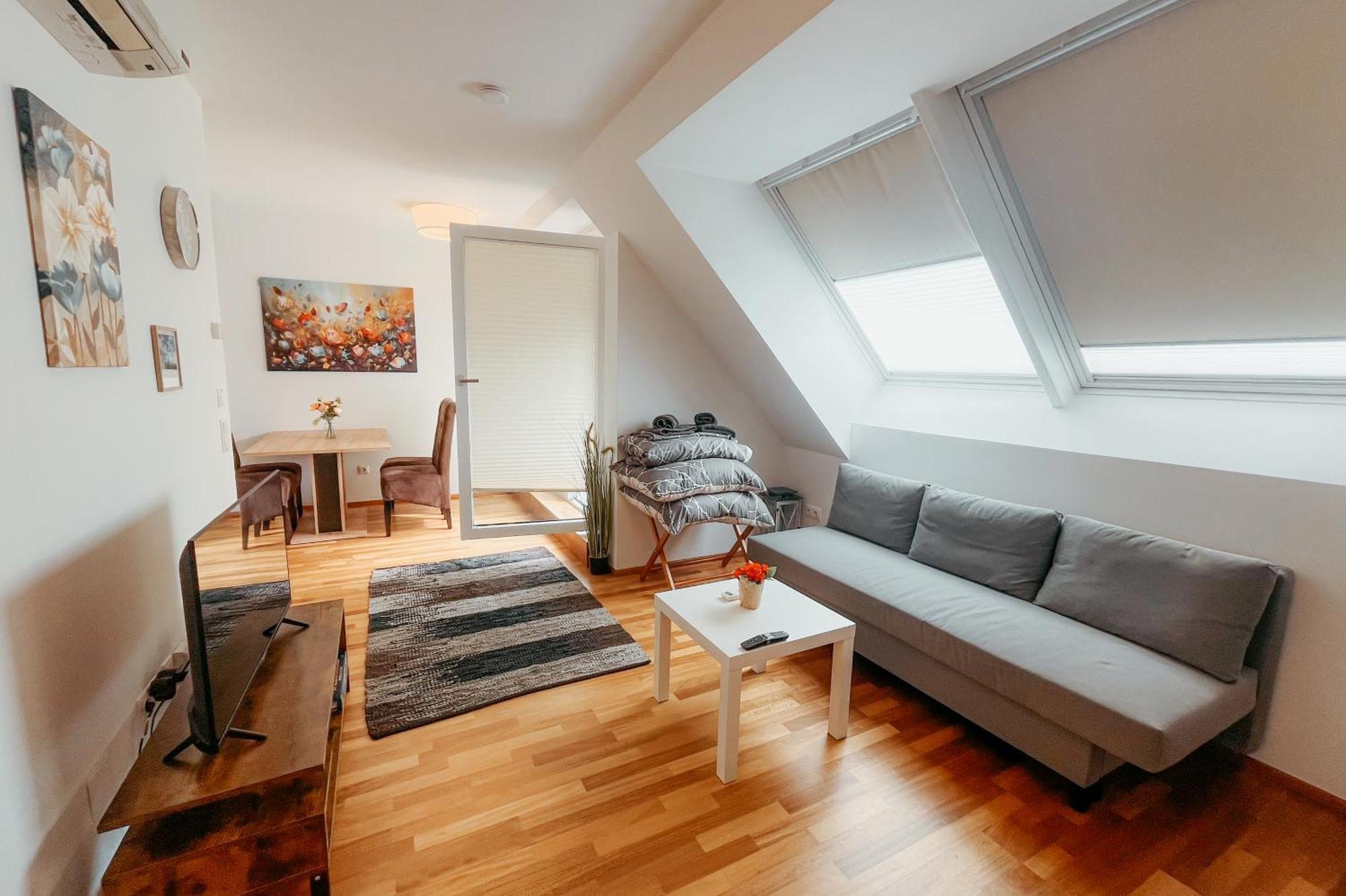 Danube Rooftop 15 Apartment *