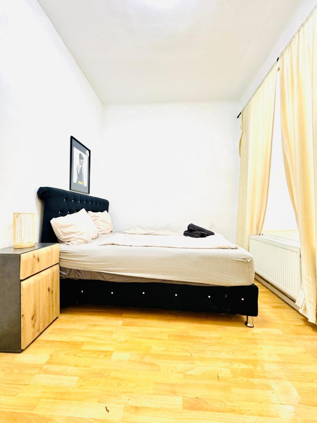 Comfy In A Shared Apt, 8min To Rathausplatz Apartment *
