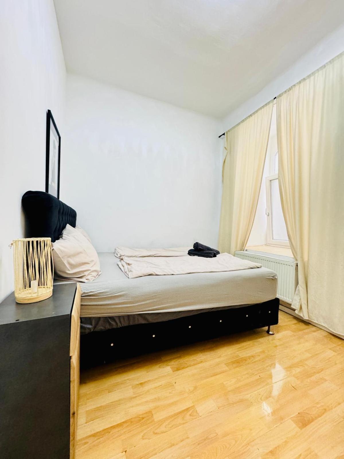 Apartment Comfy In A Shared Apt, 8min To Rathausplatz