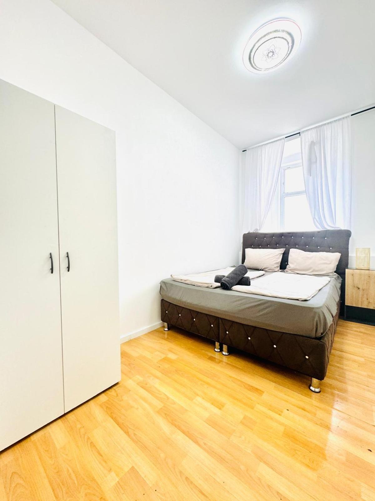 Comfy In A Shared Apt, 8min To Rathausplatz Apartment Vienna