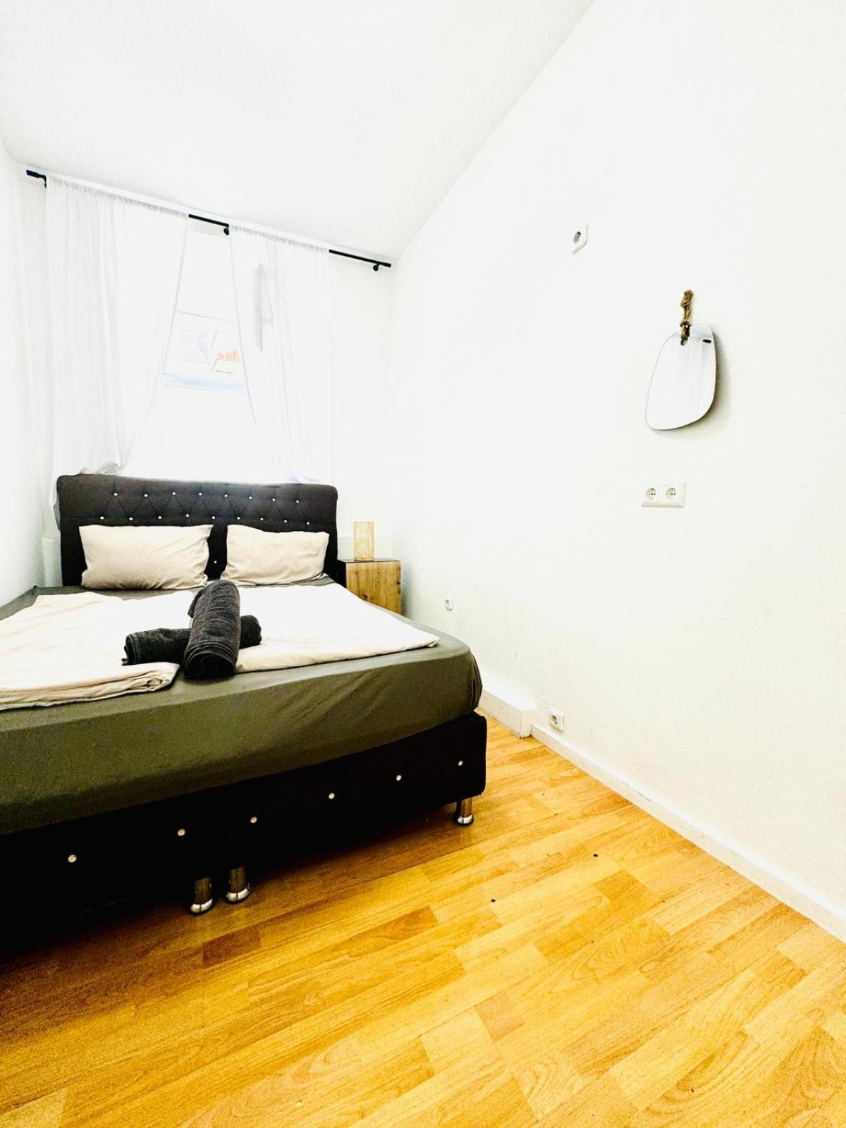 Comfy In A Shared Apt, 8min To Rathausplatz *