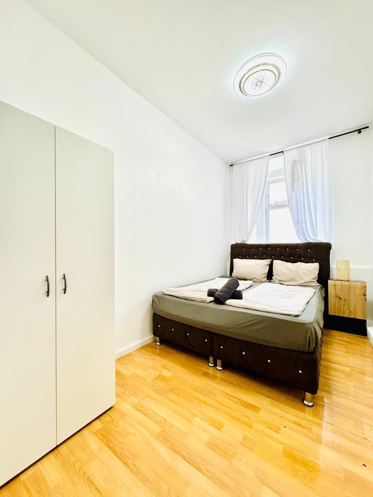 Comfy In A Shared Apt, 8min To Rathausplatz Vienna