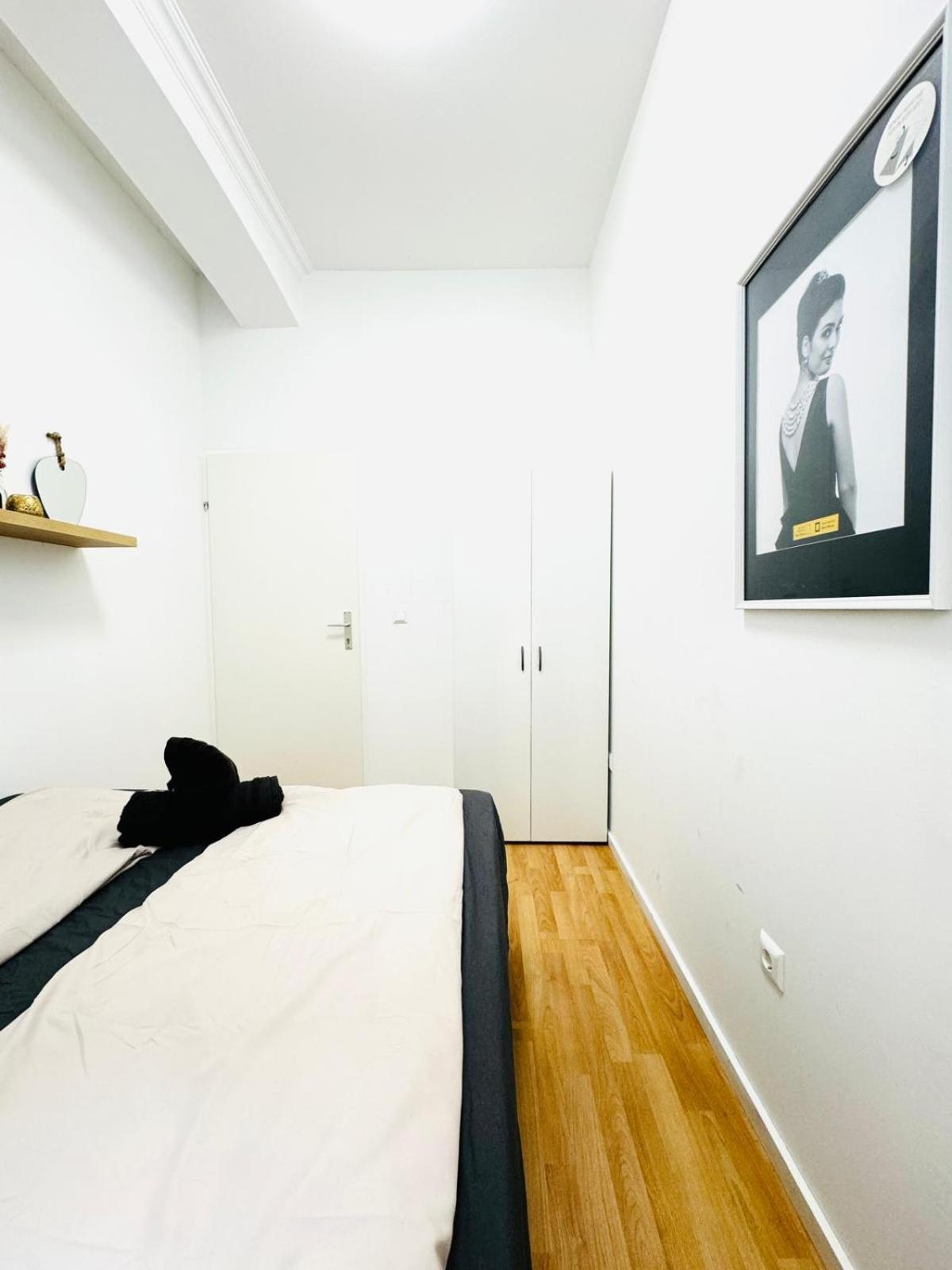 Comfy In A Shared Apt, 8min To Rathausplatz * Vienna