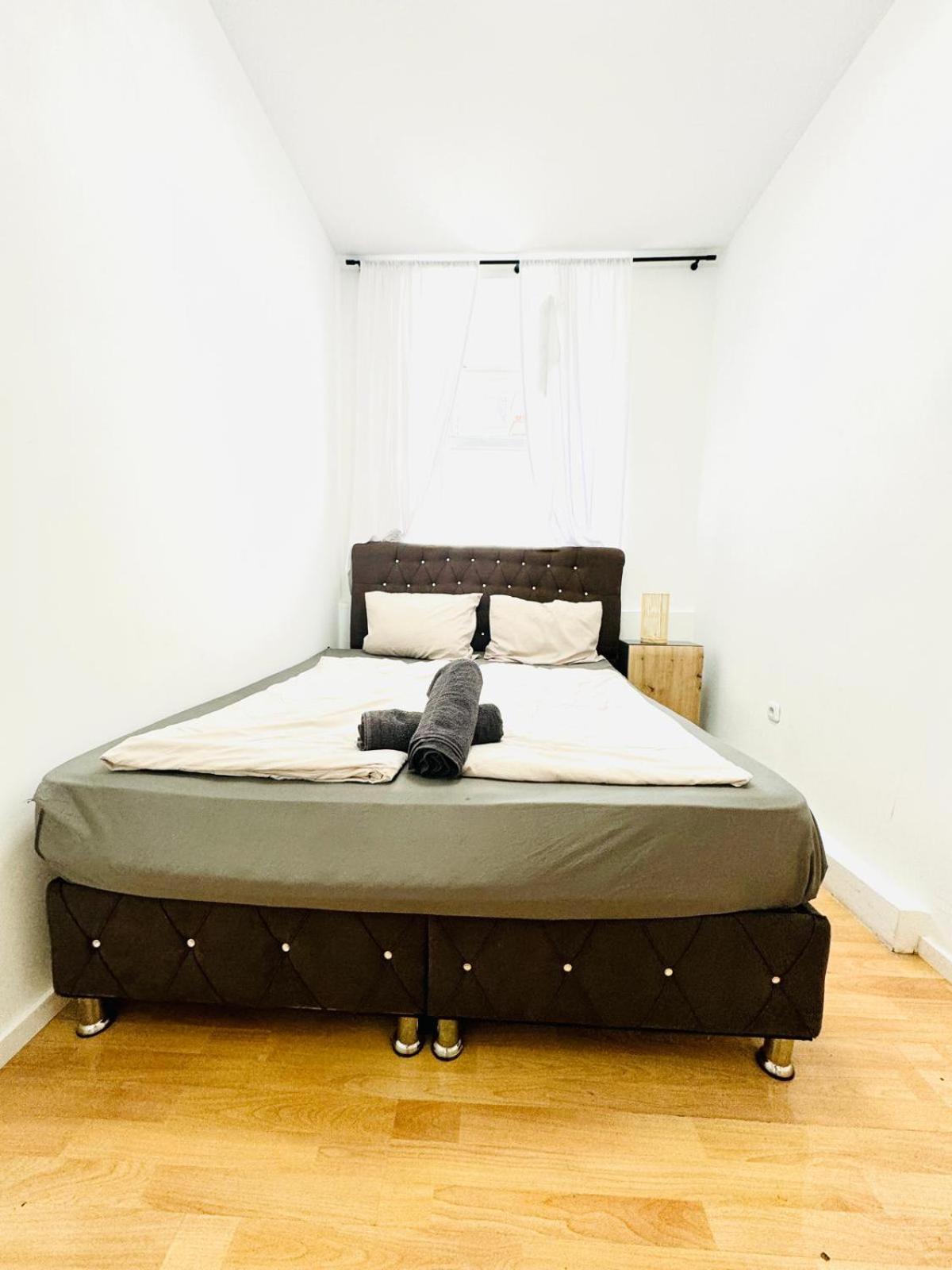 Comfy In A Shared Apt, 8min To Rathausplatz