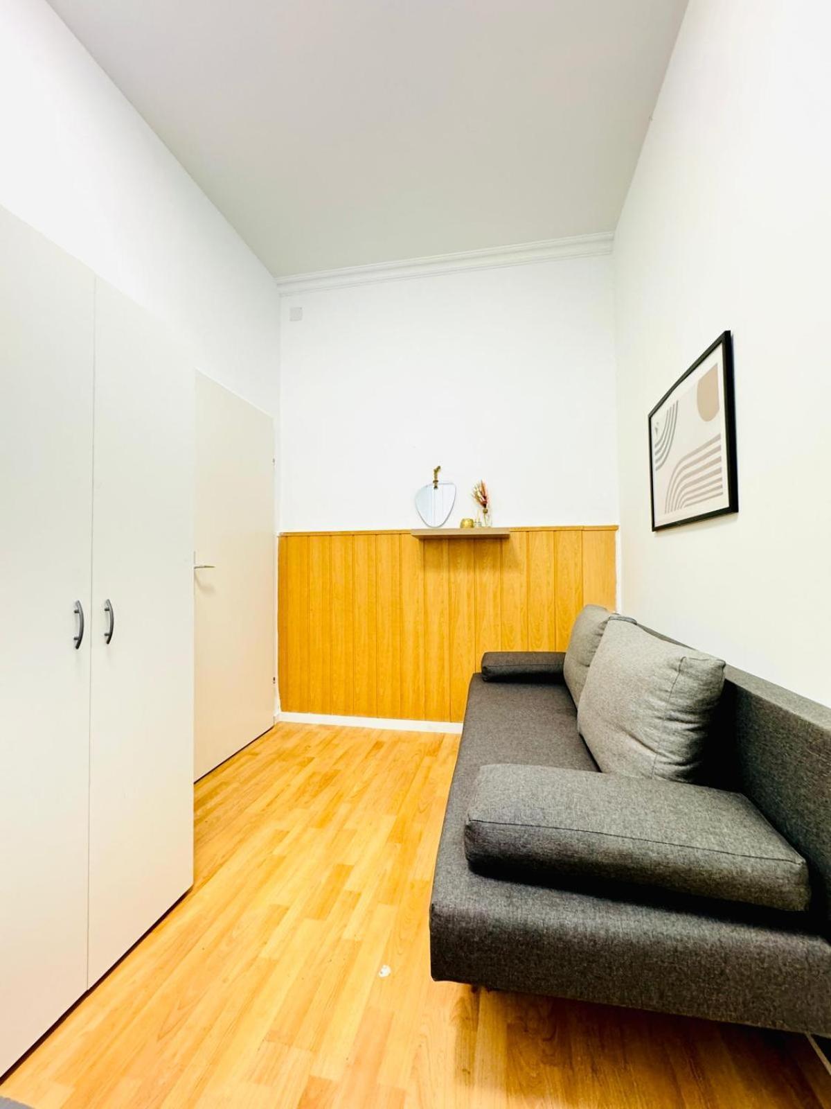 Apartment Comfy In A Shared Apt, 8min To Rathausplatz